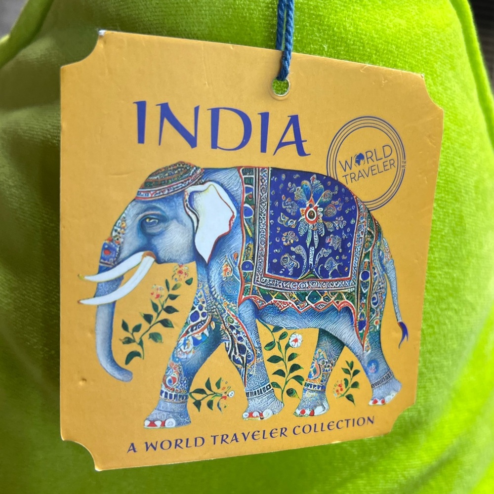 A World Traveler Collection NWT Blue Pink Black Panther Plush Accent Pillow - Picture 6 of 9